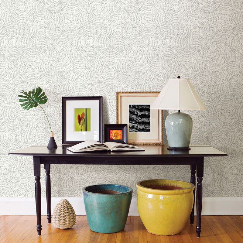 Vatten Platinum Geometric Wallpaper image number 1