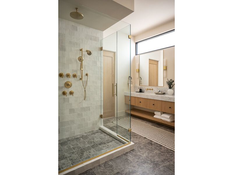 Ellington Bath And Vanity Light image number 4