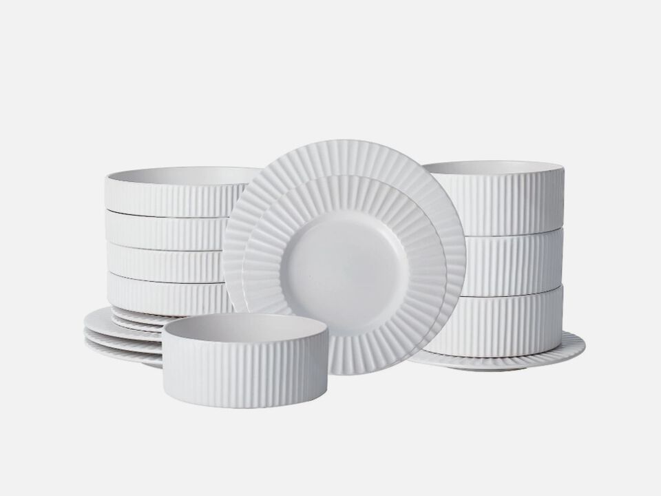 Christian Siriano Lusso 16-Piece Dinnerware Set Stoneware, White