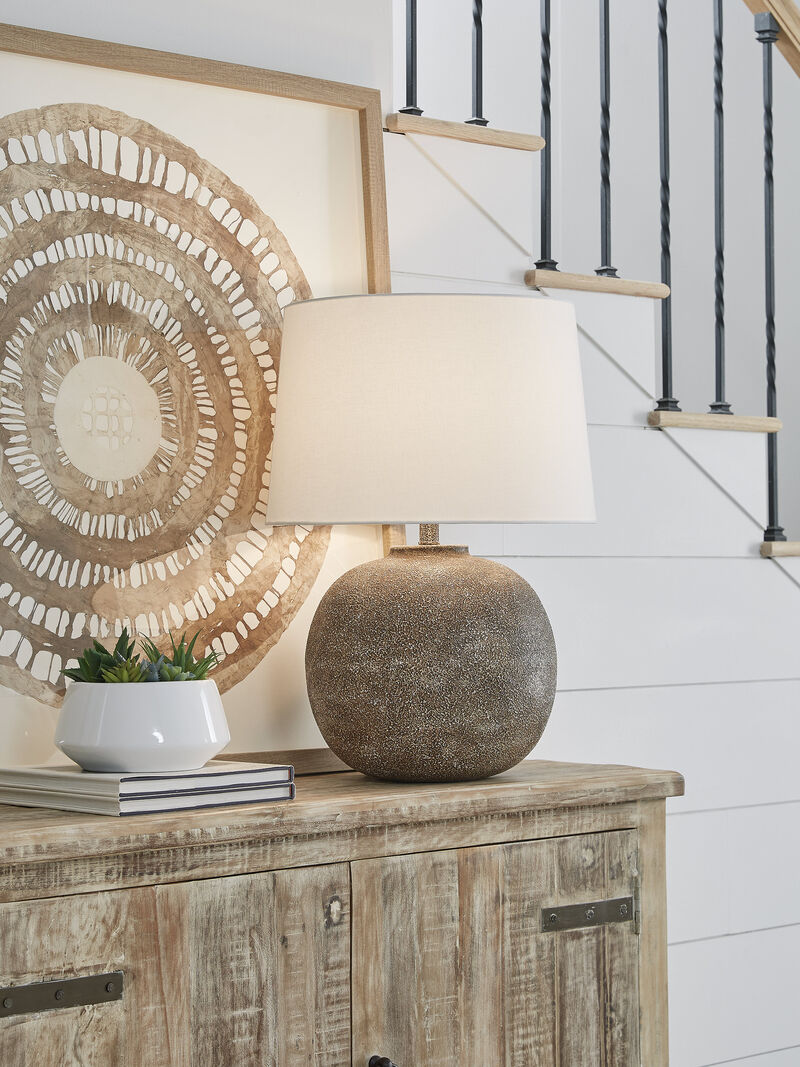 Neavesboro Table Lamp image number 1