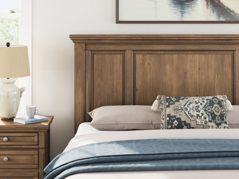 Vandenmore King Panel Storage Bed image number 2