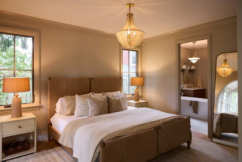 Amador Pendant image number 1