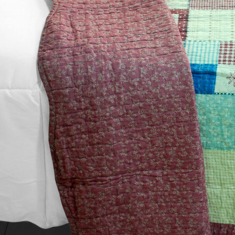 3-Piece Cotton Vermicelli Quilted Printed Quilt Set with Matching Shams image number 4
