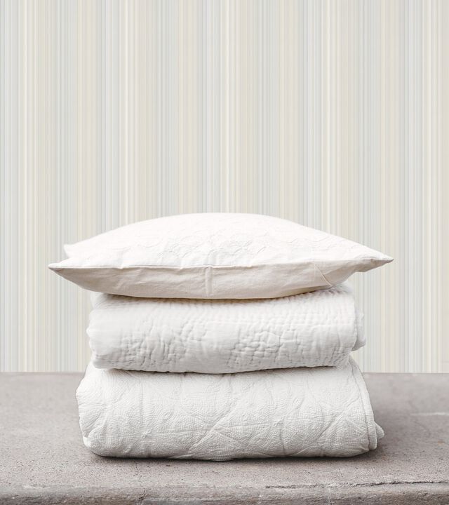 Smart Stripes 3 Pinstripe Beige Wallpaper G67569
