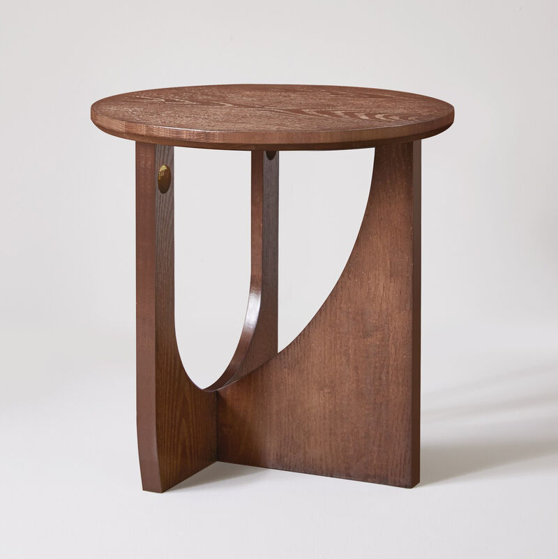 Solid Wood Round Side Table, Sculpted Rubberwood Accent Piece, Walnut Finish image number 4