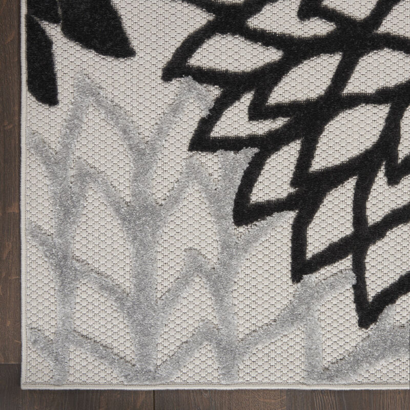 HomeRoots 7' X 10' Black And White Floral Indoor Outdoor Area Rug image number 4