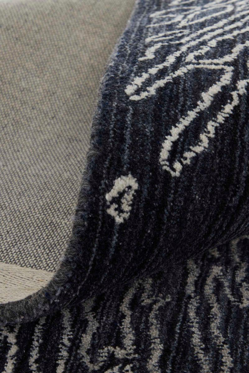 Whitton 8891F Navy/Ivory 9' x 12' Rug image number 2