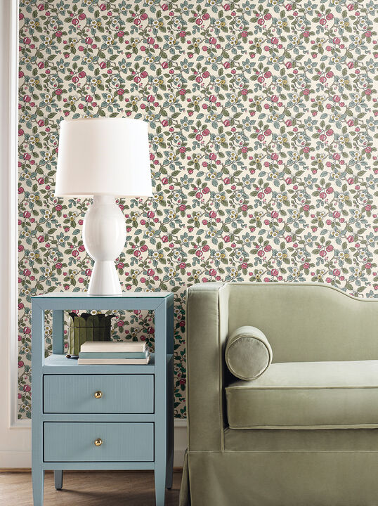 Framboise Merlot Berry Vines Wallpaper