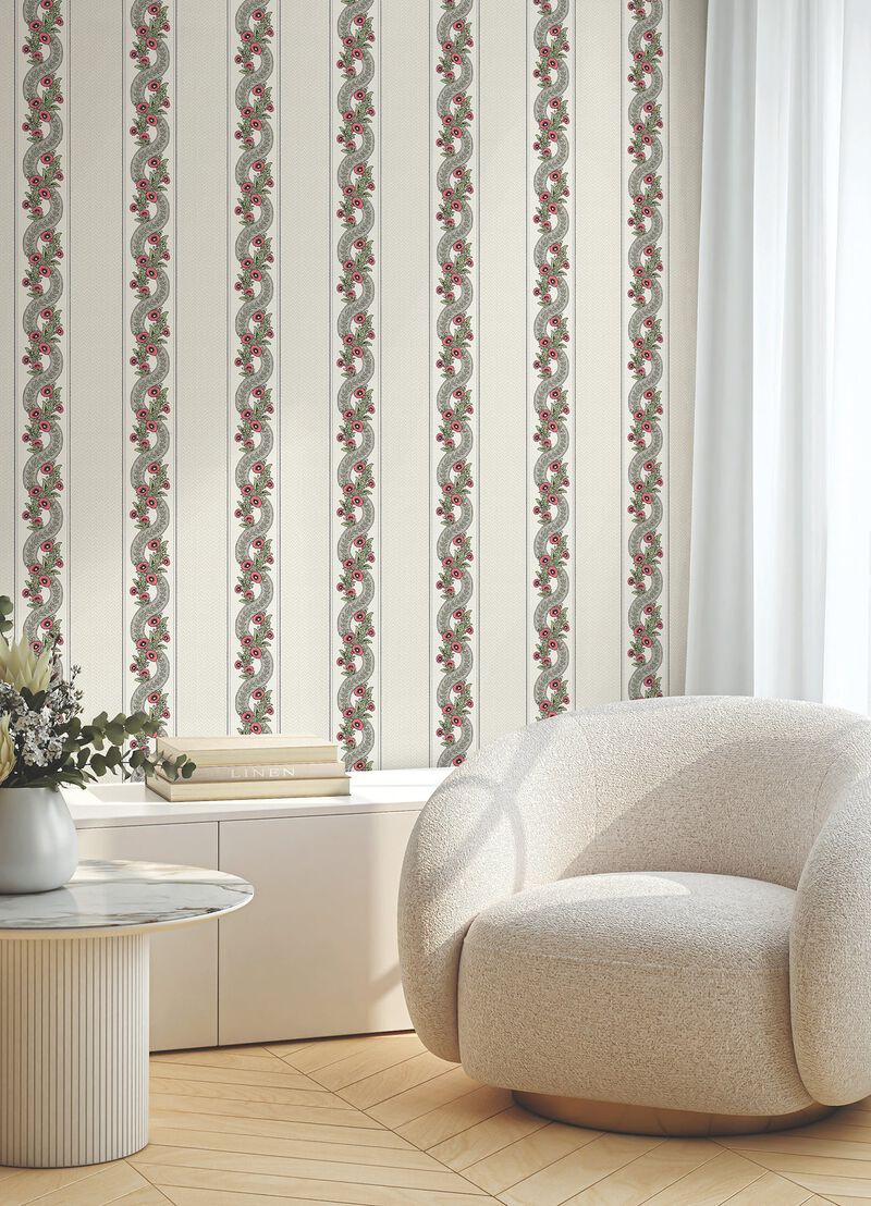 Abbey's Garland Red & Green Wallpaper (Double Roll) image number 5