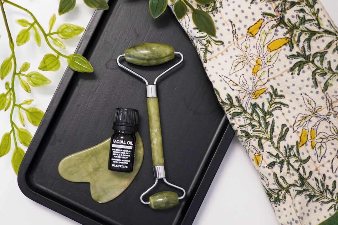 Plantlife Jade Roller Massage Gift Set