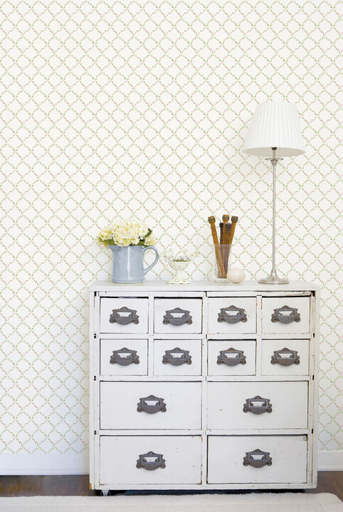 Miniatures 2 Small Rose Trail White Wallpaper G67905