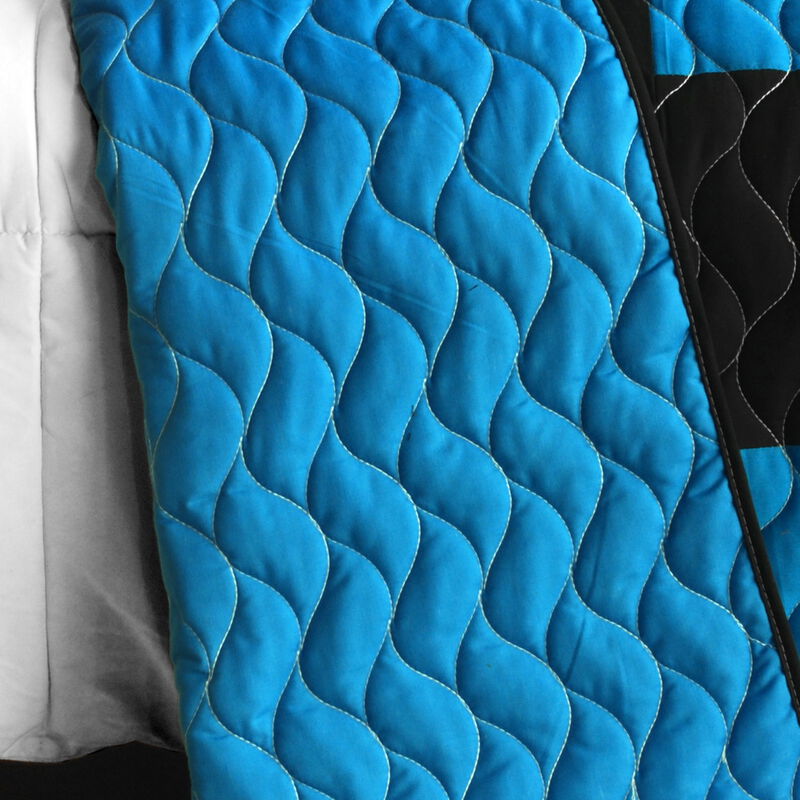 Queen Size 3-Piece Vermicelli Quilted Patchwork Quilt Set with Matching Pillow Shams image number 3