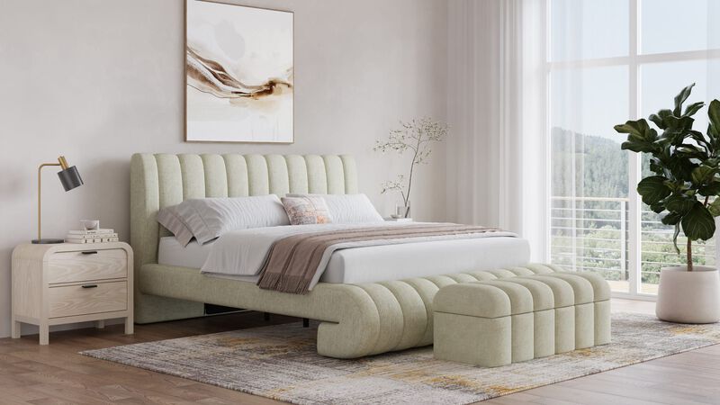 Savage King-size Maximalist Upholstered Bed in Sandy Chenille