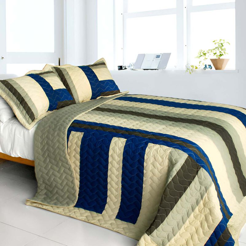 Quilted Patchwork Quilt Set 3-Piece with Matching Pillow Shams image number 0