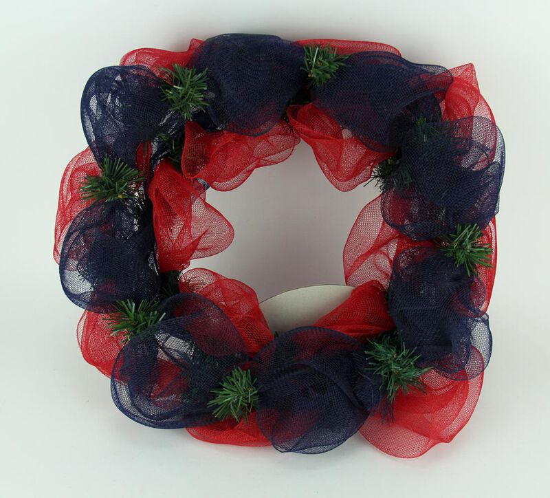 MLB Boston Red Sox Logo Mesh Holiday Door Wreath image number 1