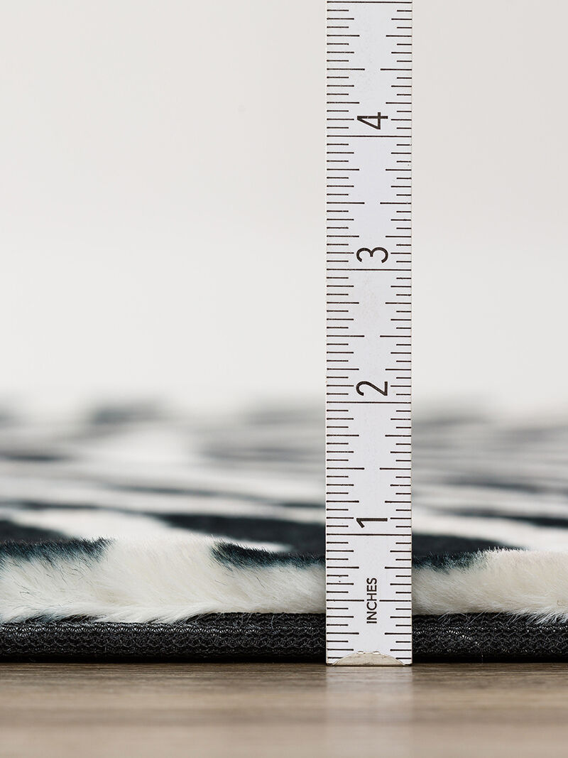 Akina AK1 Ivory 5' x 7'6" Rug