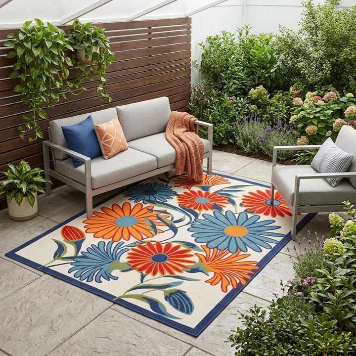 HomeRoots Round Floral Indoor Outdoor Area Rug