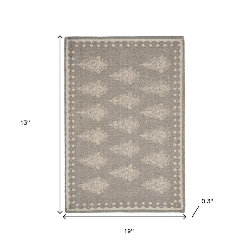 HomeRoots 19" Set of Four Gray And Cream Geometric Medallion Cotton Placemats image number 4