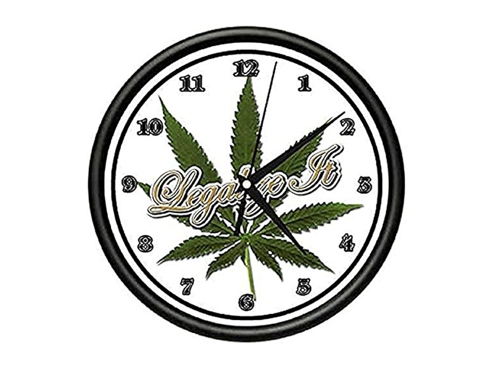 Legalize Marijuana Pot Smoker Pipe Wall Clock Home Decor