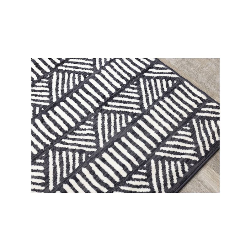 Novelle Home Functional Style Grey White Tribal Rug, 4'7 x 6'7, 4'7 x 6'7 image number 3
