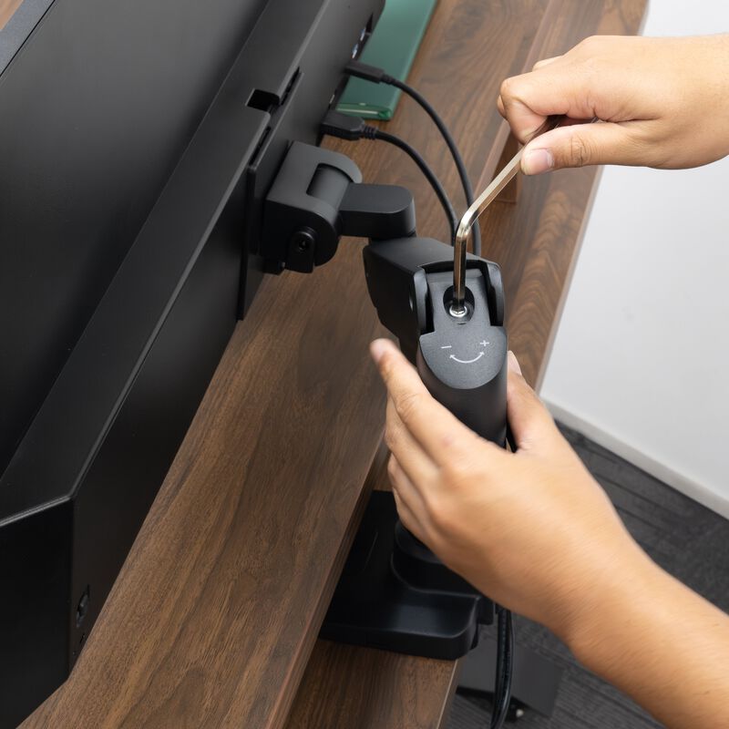 Desky Heavy Duty Ultrawide Monitor Arm image number 3