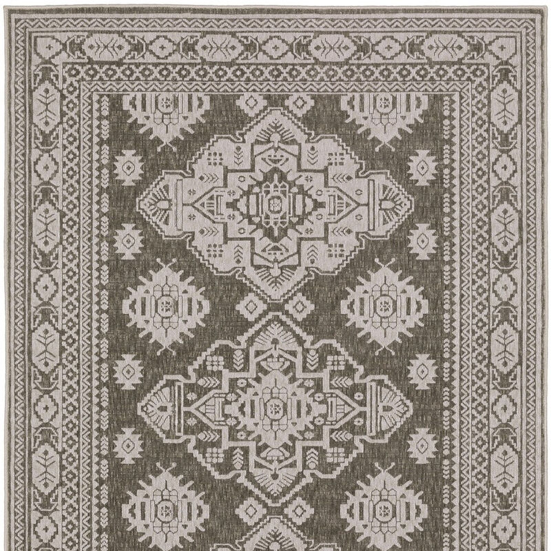 HomeRoots Medallion Area Rug image number 3