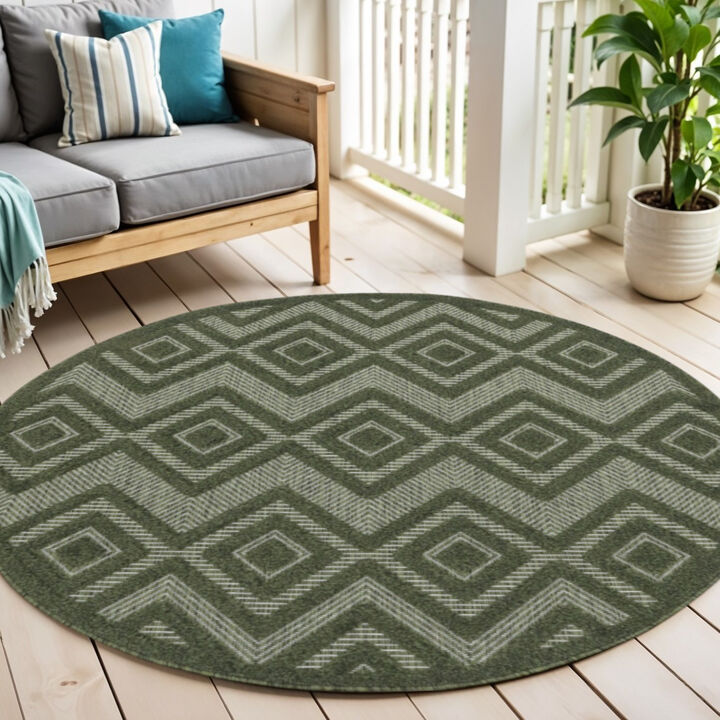 HomeRoots Round Geometric Indoor Outdoor Area Rug