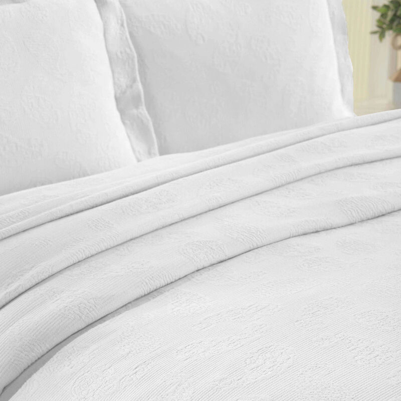 Lightweight Cotton Bedspread Set with Matching Shams image number 3