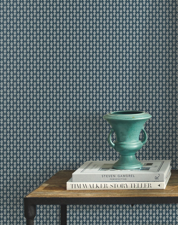 Petal Teal & White Wallpaper