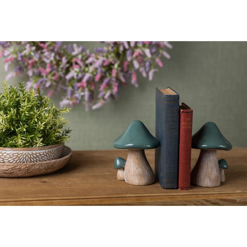 Set of 2 Resin Mushroom Sculptures &ndash; Fun Garden Decorations for Yard, Lawn, and Patio