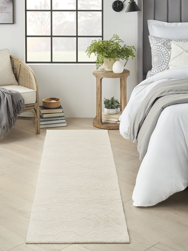 Avra AVR01 Ivory 2'3" x 7'6" Rug