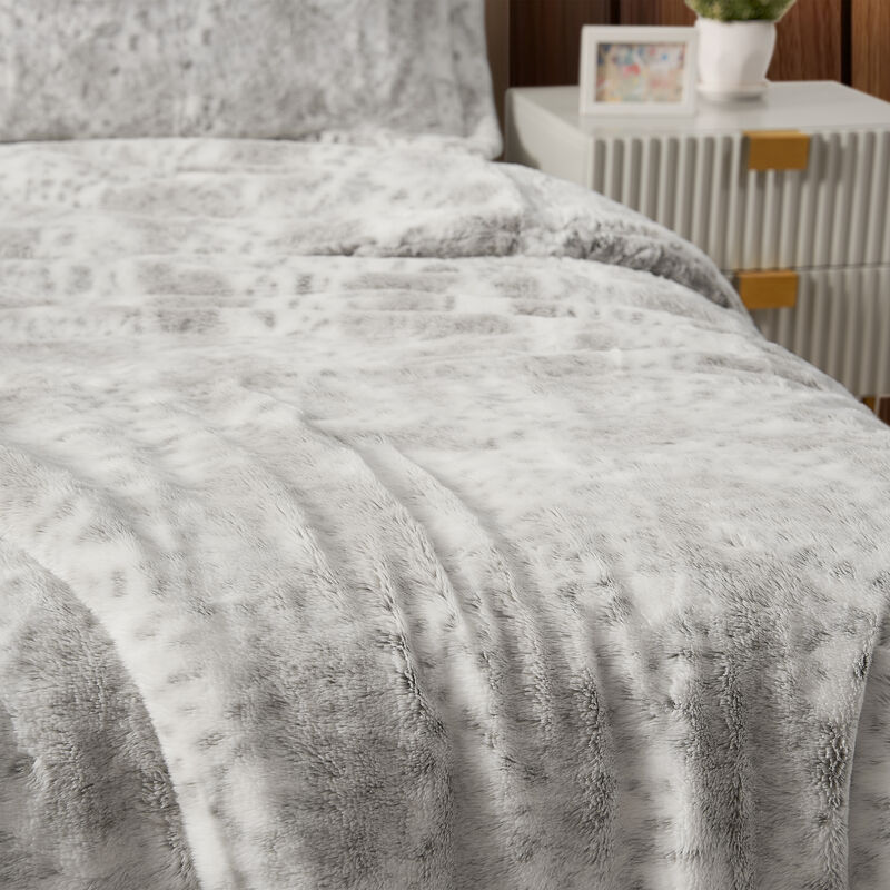 Snow Lynx - Coma Inducer&reg; Oversized Comforter Set