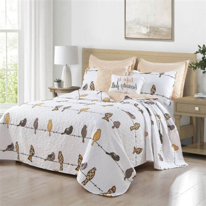 7-Piece Floral Birds on Wire Quilt Set – Lightweight and Elegant