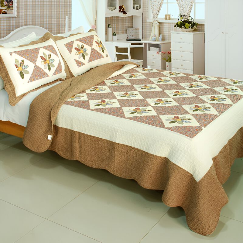 Queen Size Cotton 3-Piece Vermicelli Quilted Printed Quilt Set with Matching Shams image number 0