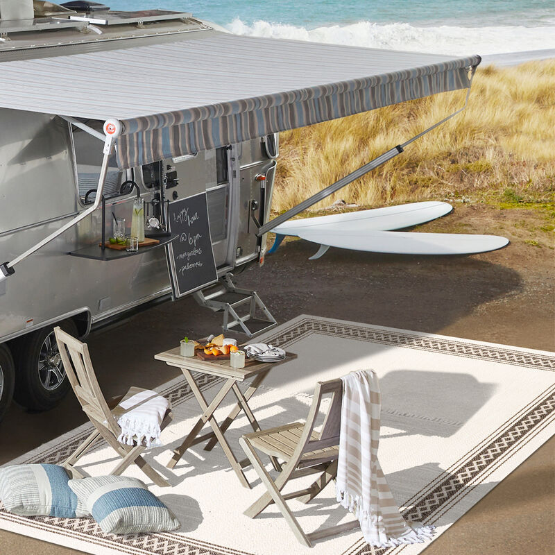 Lucia Classic Diamond Border Indoor/Outdoor Area Rug