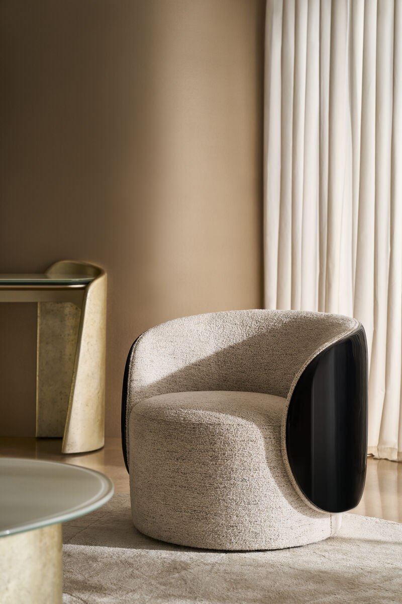 Cuff Swivel Chair