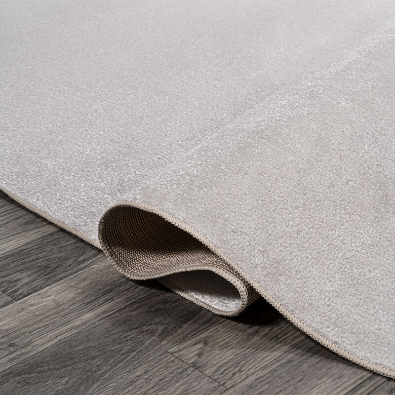 Twyla Classic Solid Low-Pile Machine-Washable Area Rug