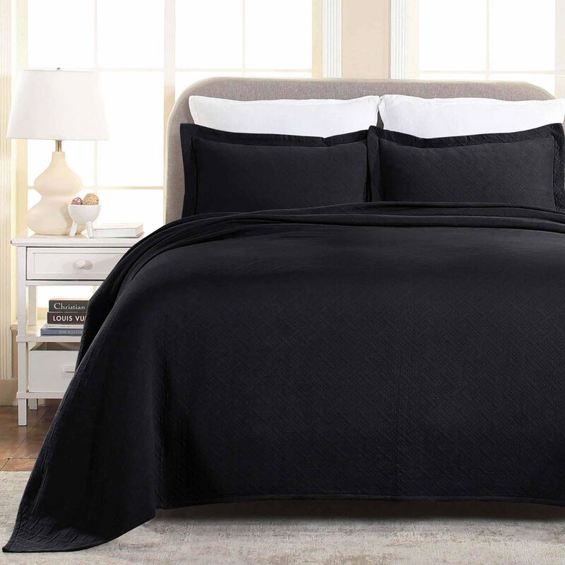 Lightweight Cotton Matelasse Bedspread Set with Matching Shams image number 4