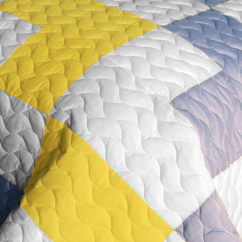 Queen Size 3-Piece Vermicelli Quilted Patchwork Quilt Set with Matching Shams image number 3
