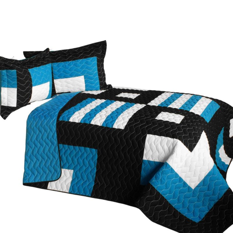 Queen Size 3-Piece Vermicelli Quilted Patchwork Quilt Set with Matching Pillow Shams image number 1