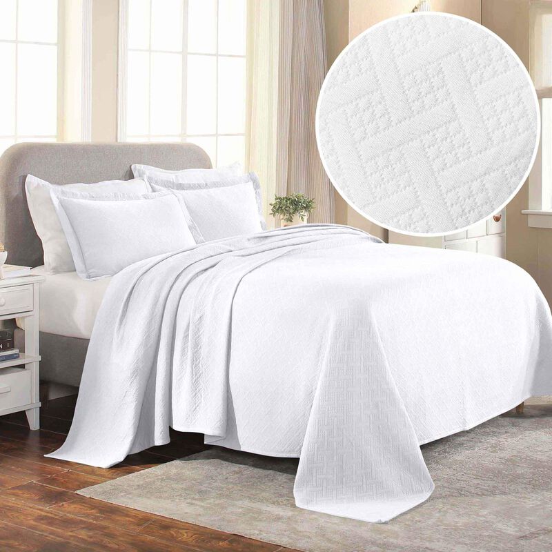 Lightweight Cotton Matelasse Bedspread Set with Matching Shams image number 2