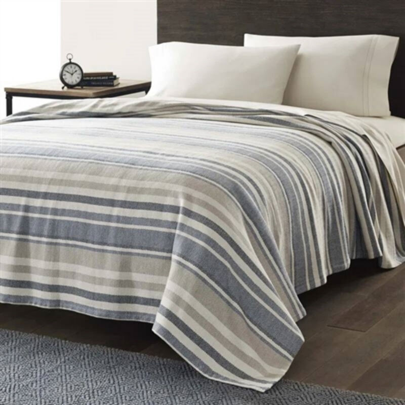 Chevron Stripe Lightweight Cotton Blanket Soft and Breathable for All Season Use