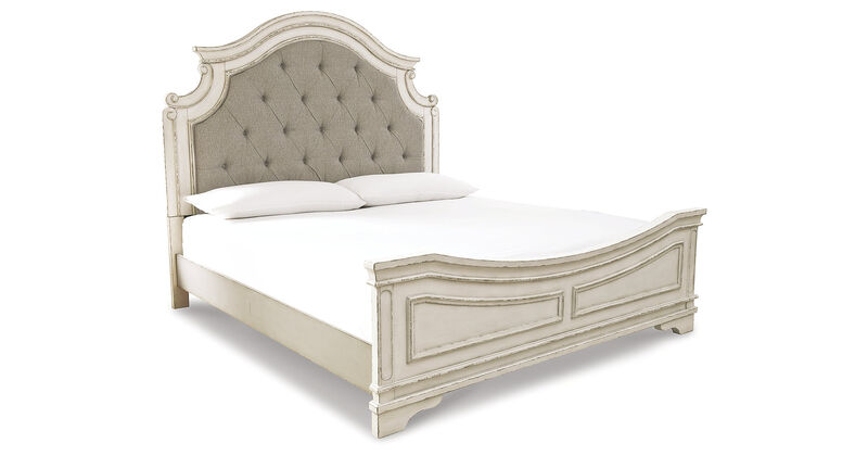 Realyn CailKing Upholstered Panel Bed
