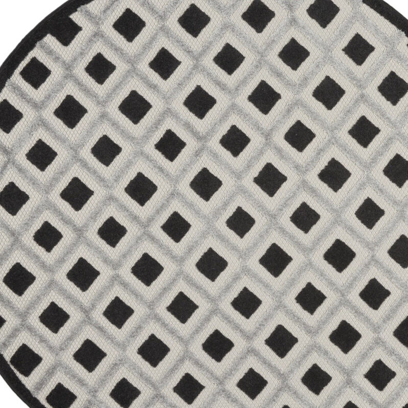 HomeRoots 5' Black And White Round Geometric Indoor Outdoor Area Rug image number 4