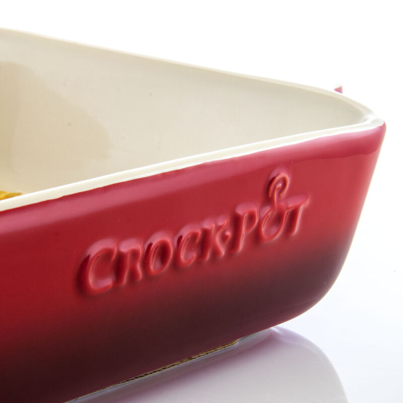 Crock Pot Artisan 5.6 Quart Stoneware Bake Pan in Red