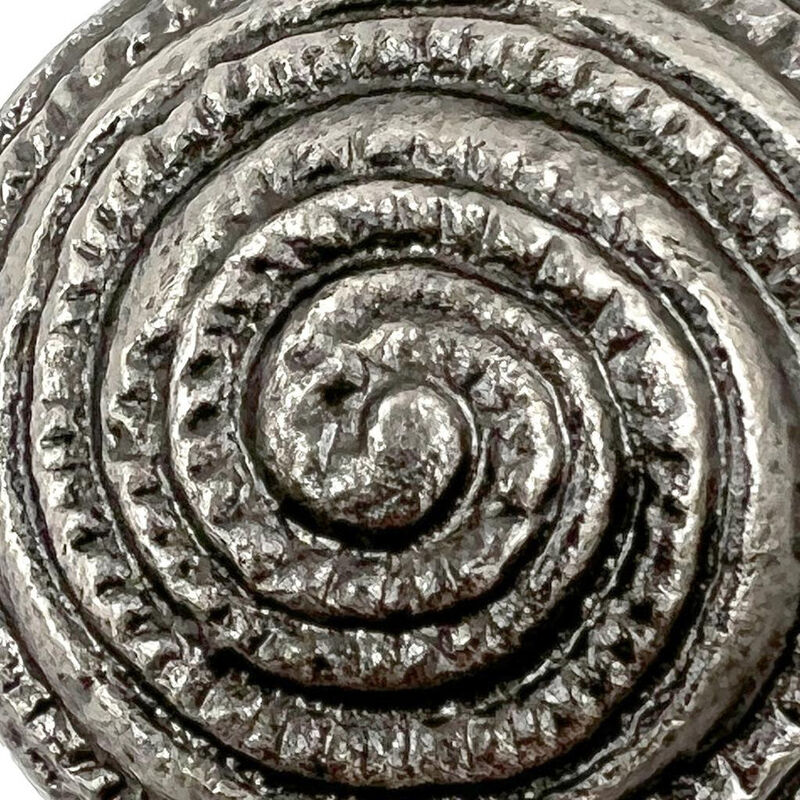 HomeRoots Set of Six Silver Novelty Knob Seashell Cast Aluminum Drawer Pull Knobs image number 5