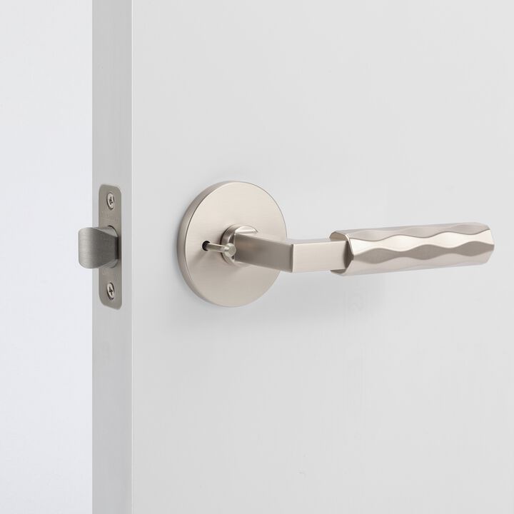 Hailey Satin Nickel Modern Bed/Bath Interior Door Handle with Round Rosette and Concealed Screws (Privacy)