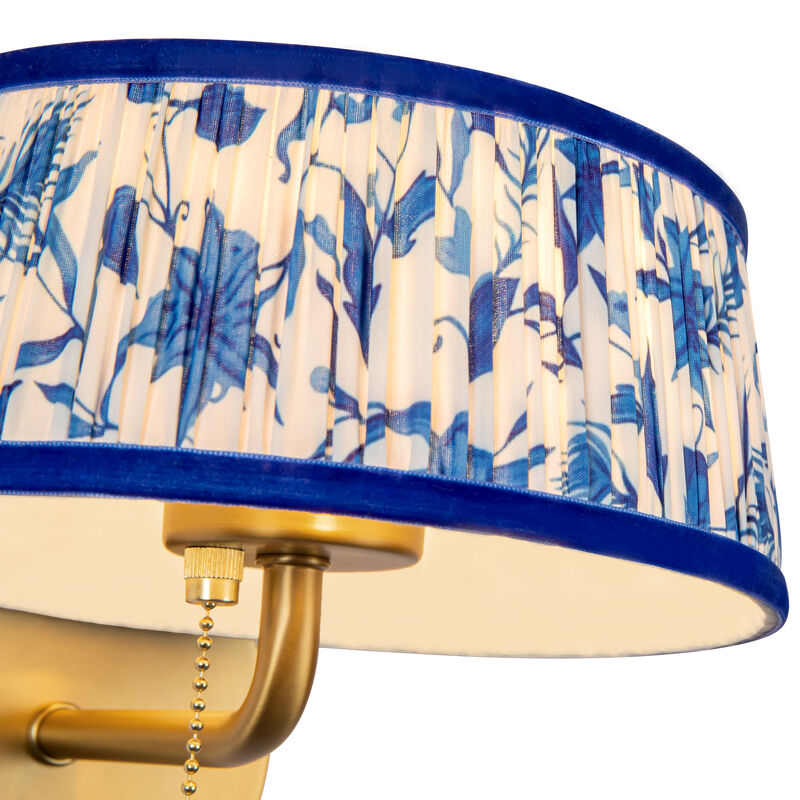 Scout 7-in Damp-Rated Wall/Vanity Light with Patterned Pleated Linen Shade image number 5