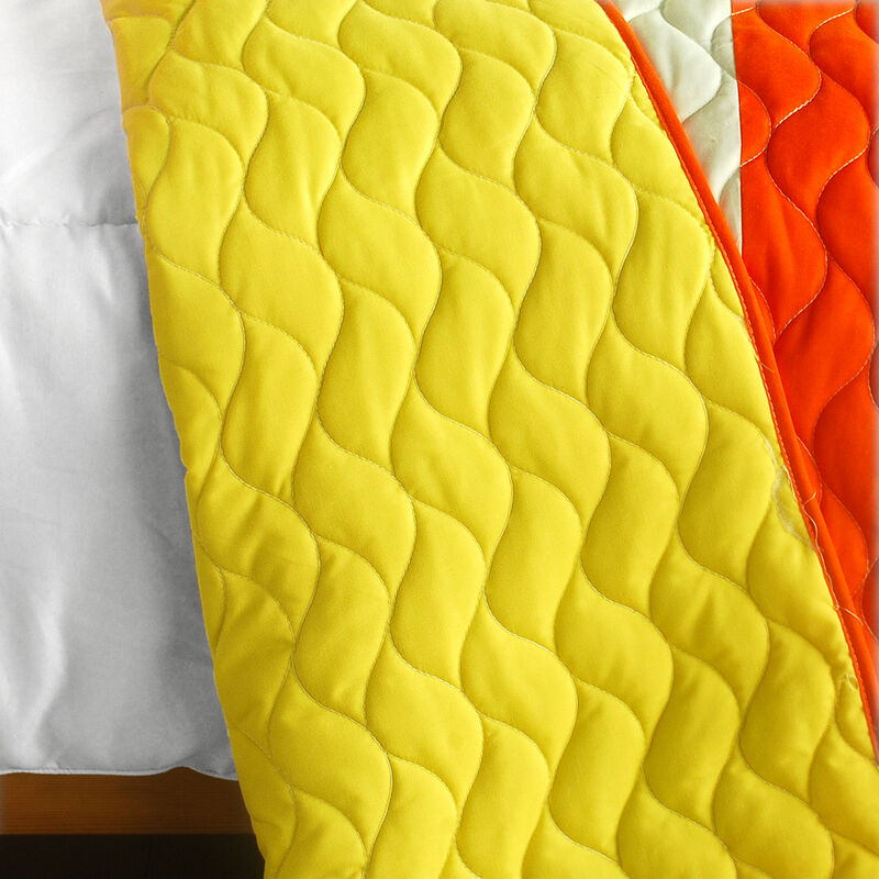 Queen Size 3-Piece Patchwork Quilt Set with Matching Pillow Shams image number 3