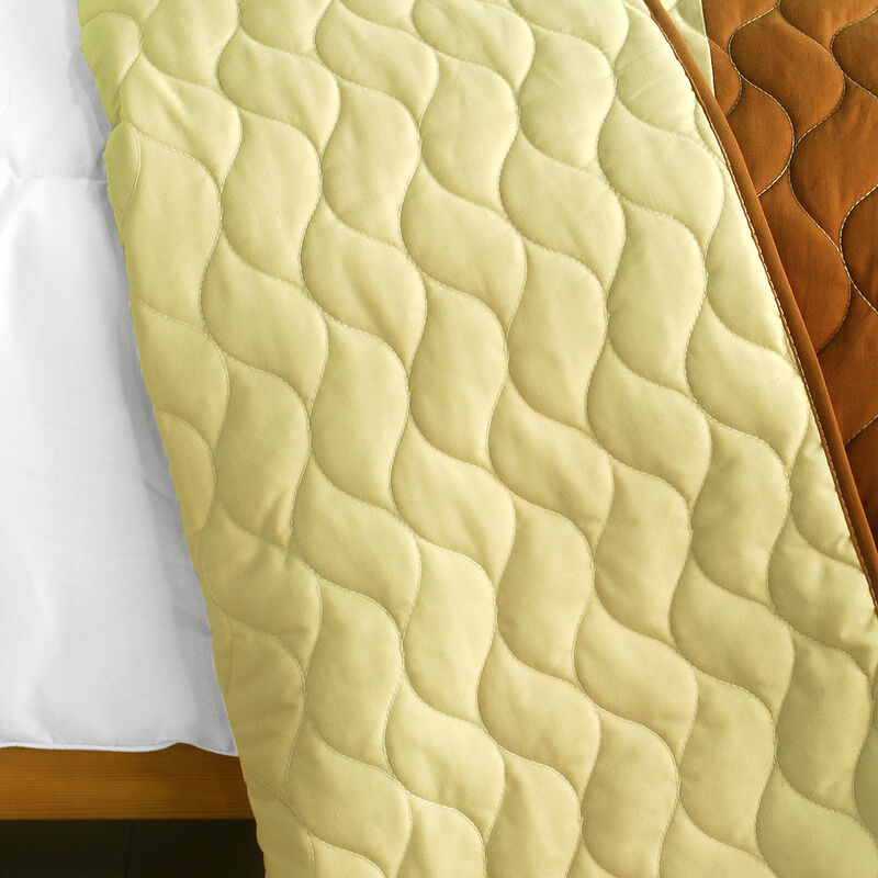 Lightweight Patchwork Quilt Set 3PC Elegant Bedroom Bedding - Green image number 3